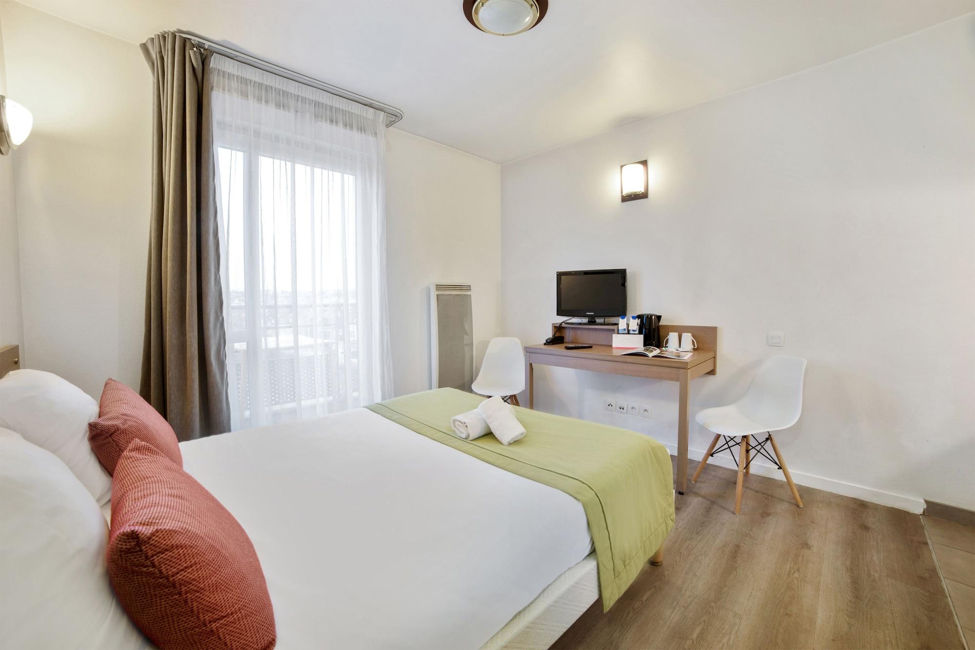Comfort Aparthotel Versailles, St Cyr L'Ecole Saint-Cyr-lʼÉcole Εξωτερικό φωτογραφία