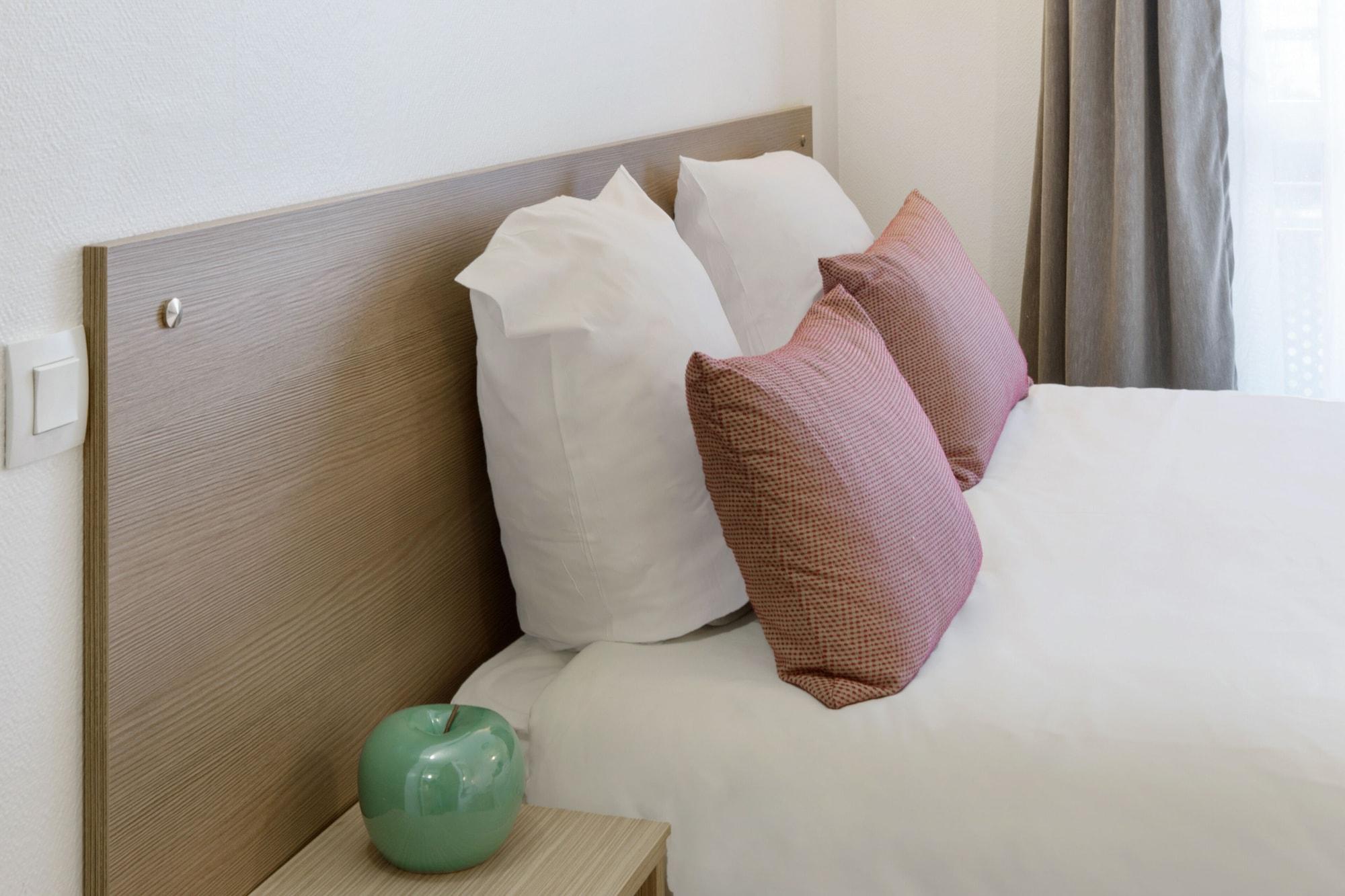 Comfort Aparthotel Versailles, St Cyr L'Ecole Saint-Cyr-lʼÉcole Εξωτερικό φωτογραφία