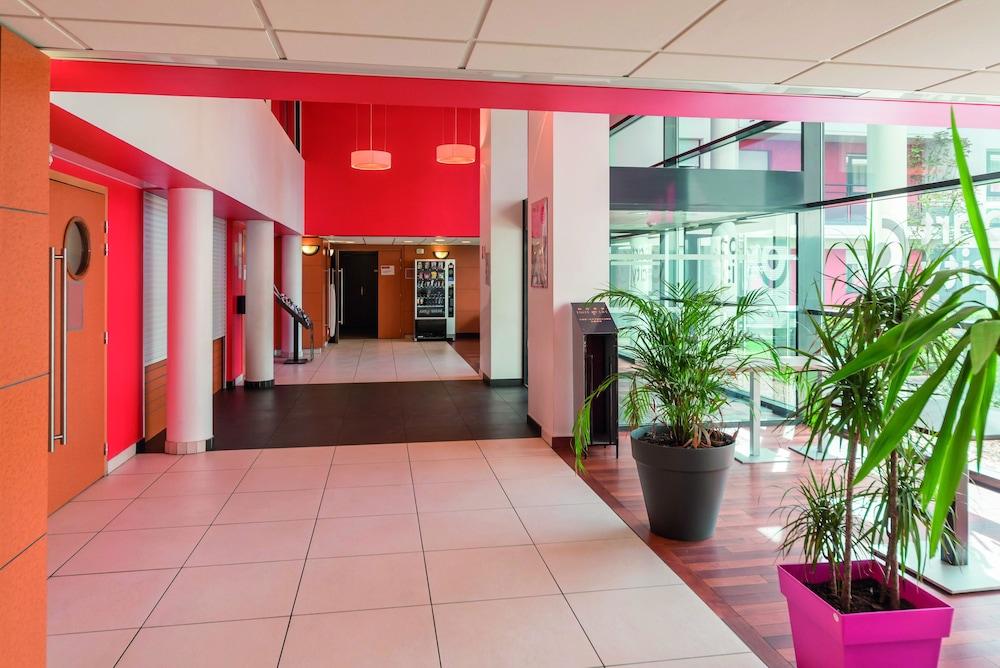 Comfort Aparthotel Versailles, St Cyr L'Ecole Saint-Cyr-lʼÉcole Εξωτερικό φωτογραφία