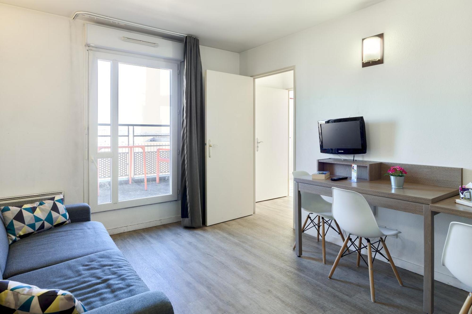 Comfort Aparthotel Versailles, St Cyr L'Ecole Saint-Cyr-lʼÉcole Εξωτερικό φωτογραφία