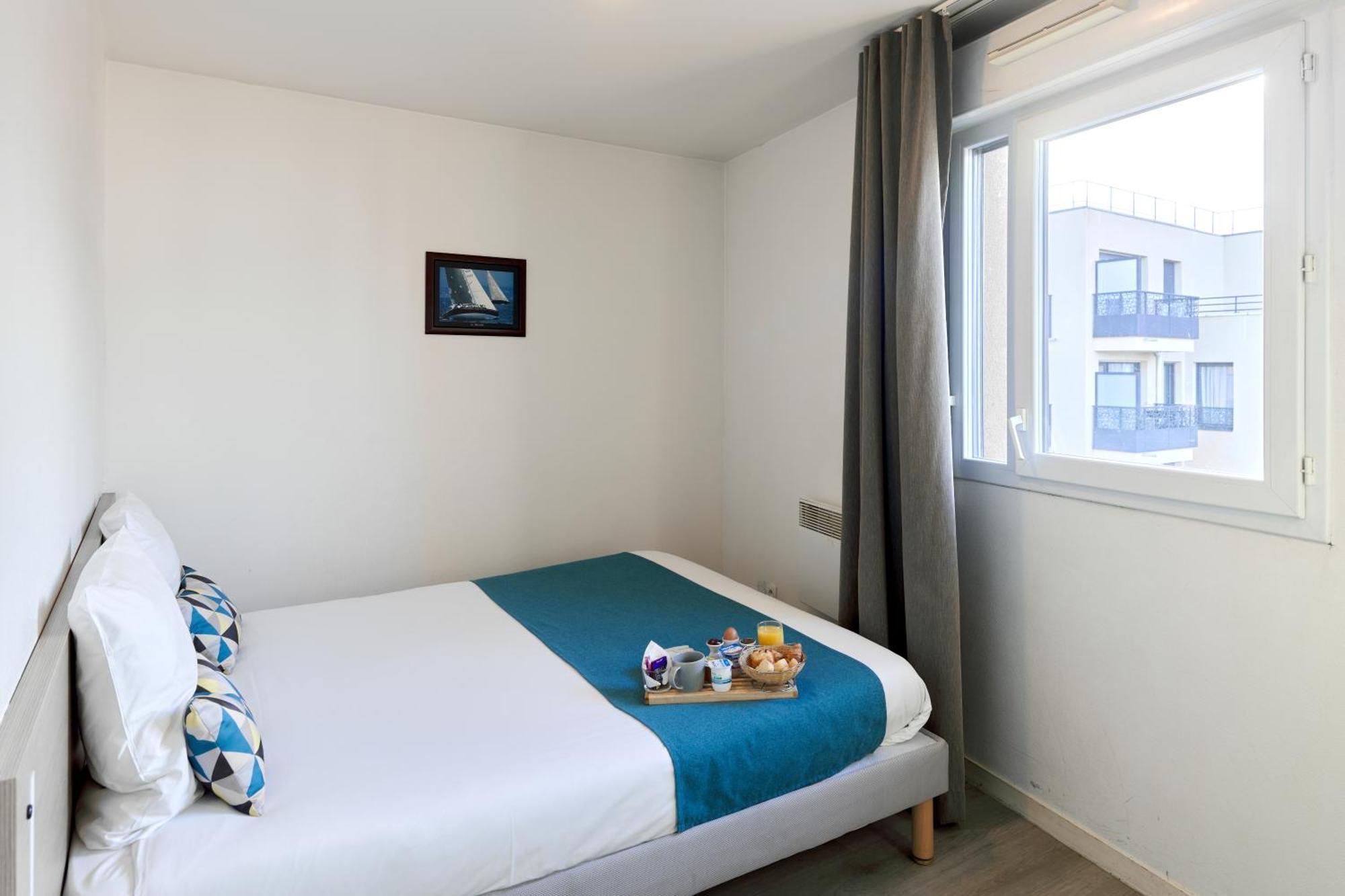 Comfort Aparthotel Versailles, St Cyr L'Ecole Saint-Cyr-lʼÉcole Εξωτερικό φωτογραφία