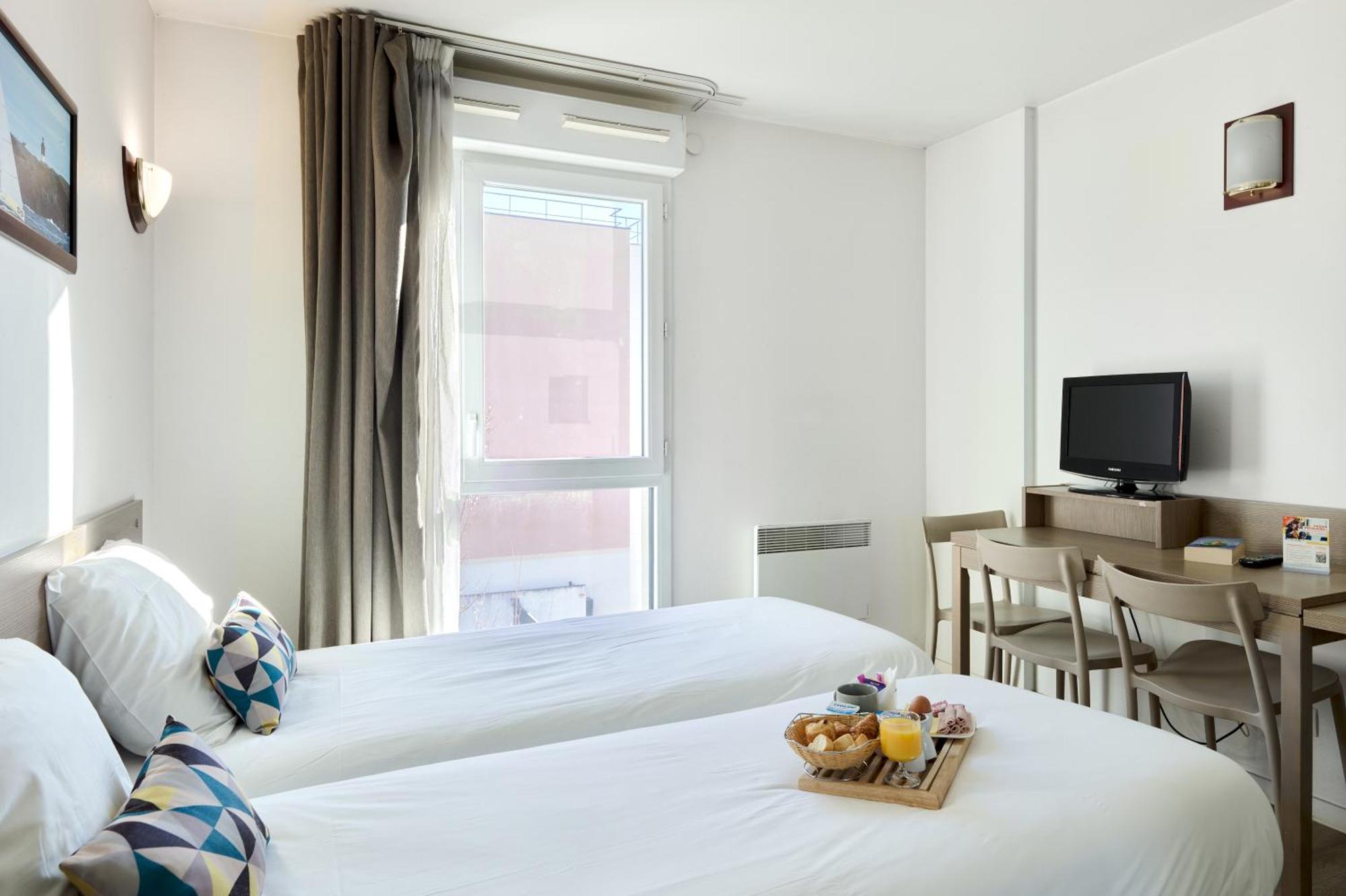 Comfort Aparthotel Versailles, St Cyr L'Ecole Saint-Cyr-lʼÉcole Εξωτερικό φωτογραφία