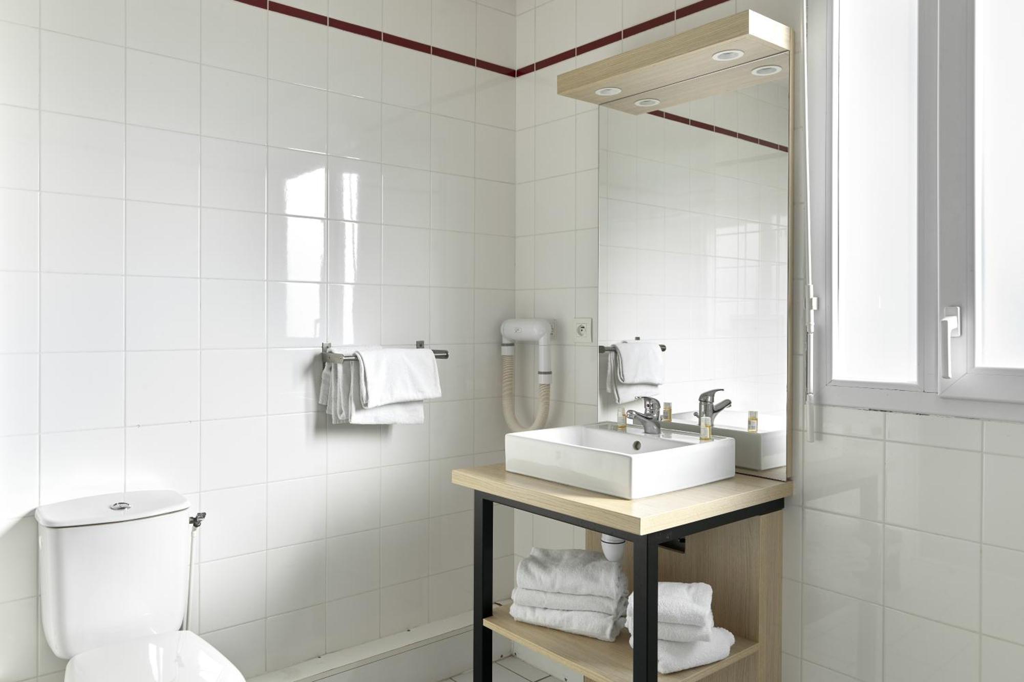 Comfort Aparthotel Versailles, St Cyr L'Ecole Saint-Cyr-lʼÉcole Εξωτερικό φωτογραφία