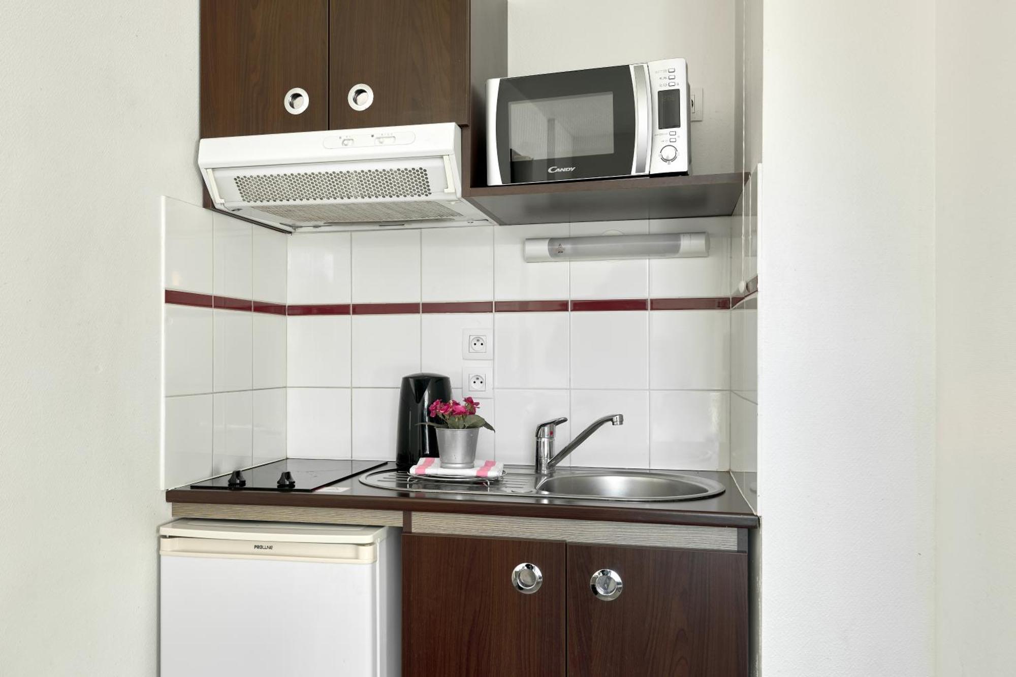 Comfort Aparthotel Versailles, St Cyr L'Ecole Saint-Cyr-lʼÉcole Εξωτερικό φωτογραφία