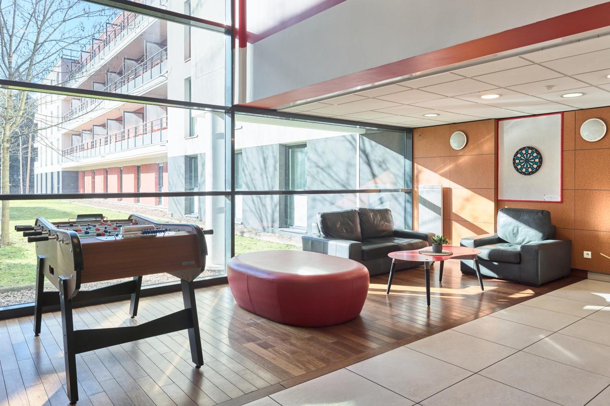 Comfort Aparthotel Versailles, St Cyr L'Ecole Saint-Cyr-lʼÉcole Εξωτερικό φωτογραφία