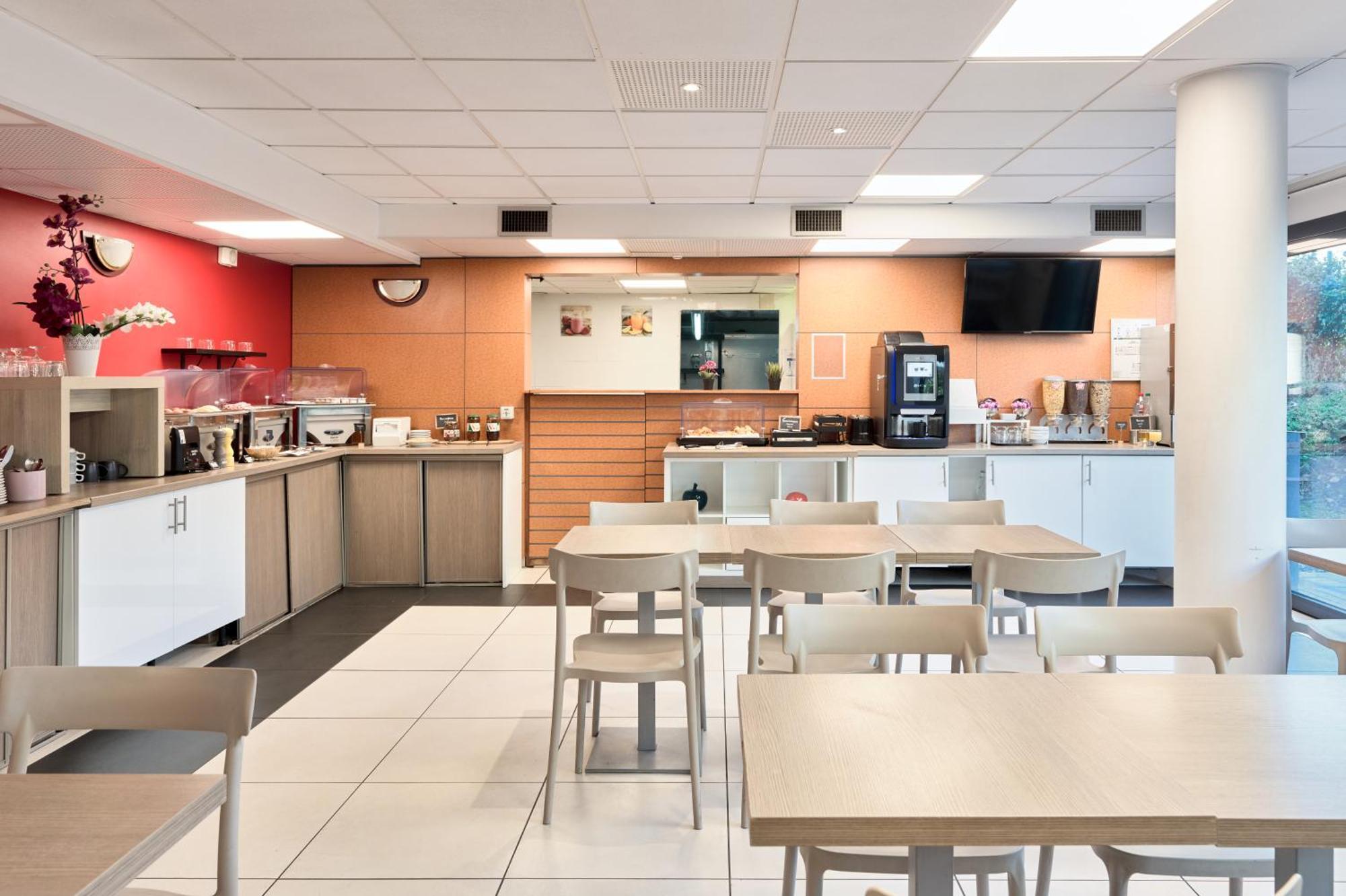Comfort Aparthotel Versailles, St Cyr L'Ecole Saint-Cyr-lʼÉcole Εξωτερικό φωτογραφία