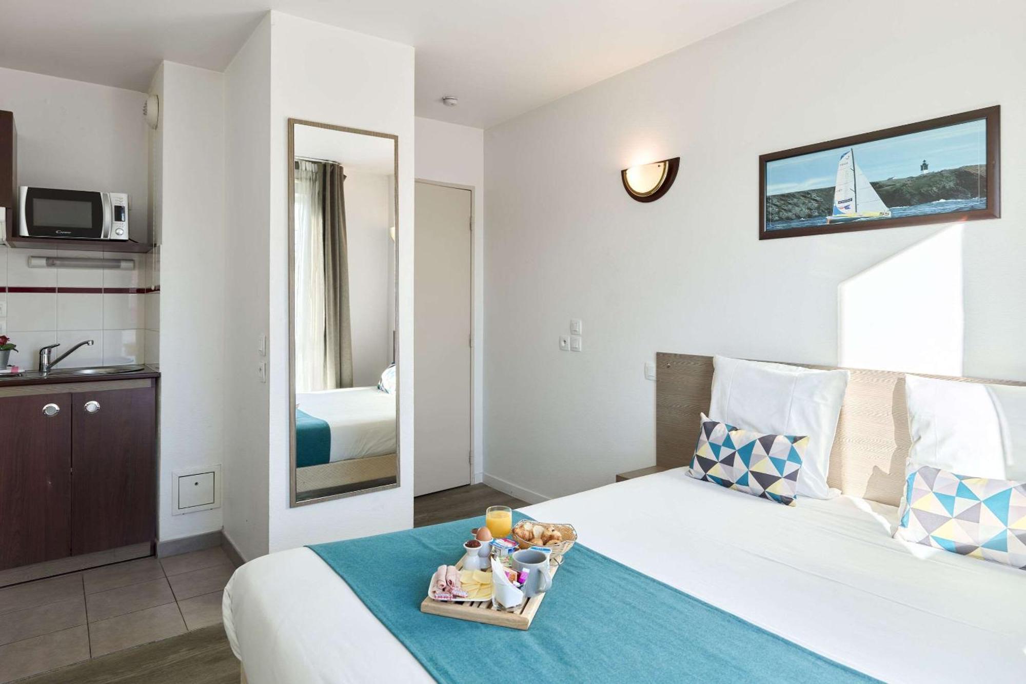 Comfort Aparthotel Versailles, St Cyr L'Ecole Saint-Cyr-lʼÉcole Εξωτερικό φωτογραφία