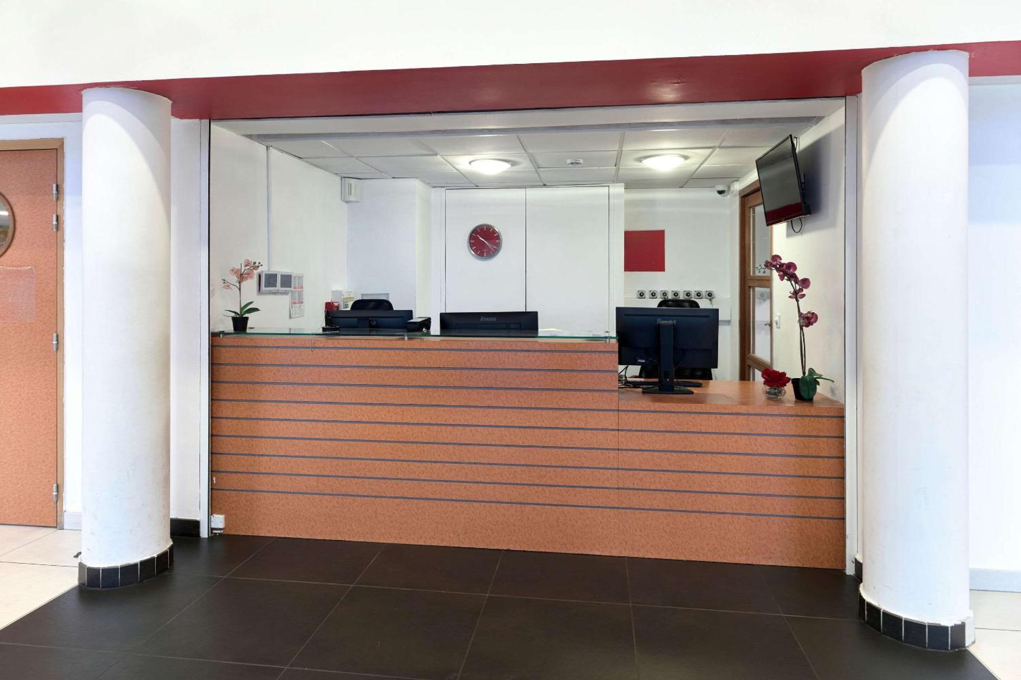 Comfort Aparthotel Versailles, St Cyr L'Ecole Saint-Cyr-lʼÉcole Εξωτερικό φωτογραφία