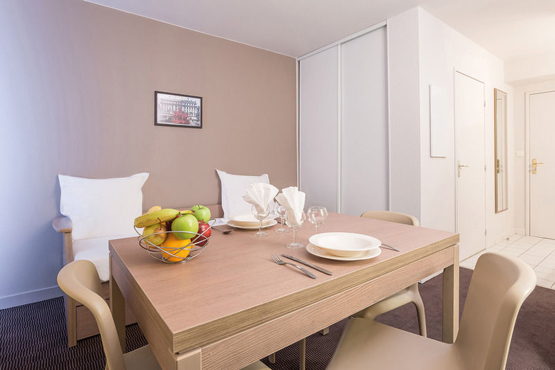 Comfort Aparthotel Versailles, St Cyr L'Ecole Saint-Cyr-lʼÉcole Εξωτερικό φωτογραφία