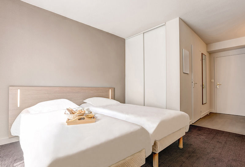 Comfort Aparthotel Versailles, St Cyr L'Ecole Saint-Cyr-lʼÉcole Εξωτερικό φωτογραφία