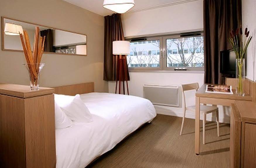 Comfort Aparthotel Versailles, St Cyr L'Ecole Saint-Cyr-lʼÉcole Εξωτερικό φωτογραφία