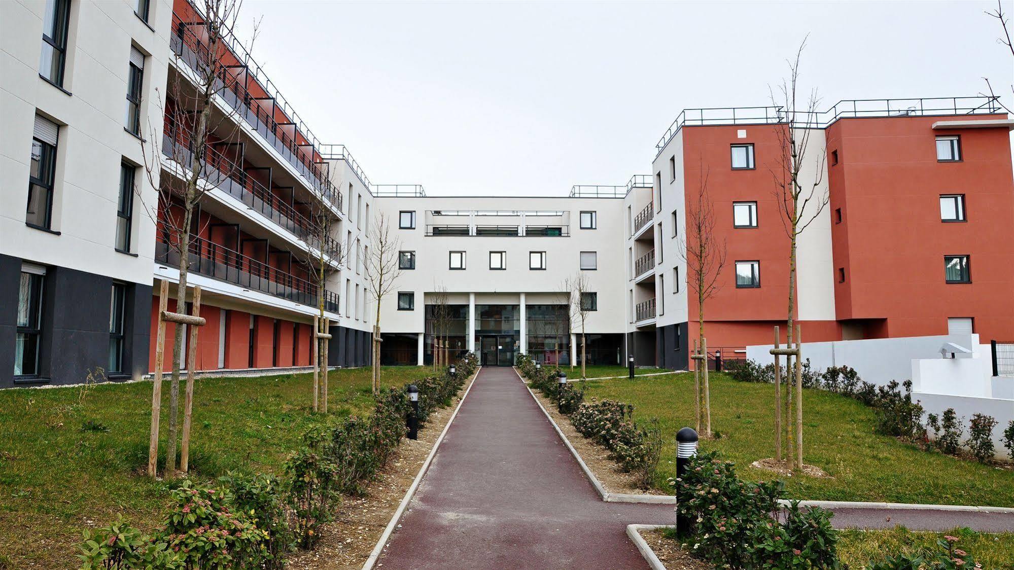 Comfort Aparthotel Versailles, St Cyr L'Ecole Saint-Cyr-lʼÉcole Εξωτερικό φωτογραφία