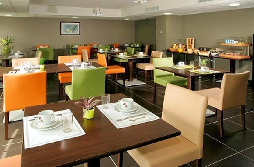 Comfort Aparthotel Versailles, St Cyr L'Ecole Saint-Cyr-lʼÉcole Εξωτερικό φωτογραφία
