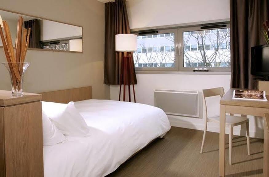 Comfort Aparthotel Versailles, St Cyr L'Ecole Saint-Cyr-lʼÉcole Εξωτερικό φωτογραφία